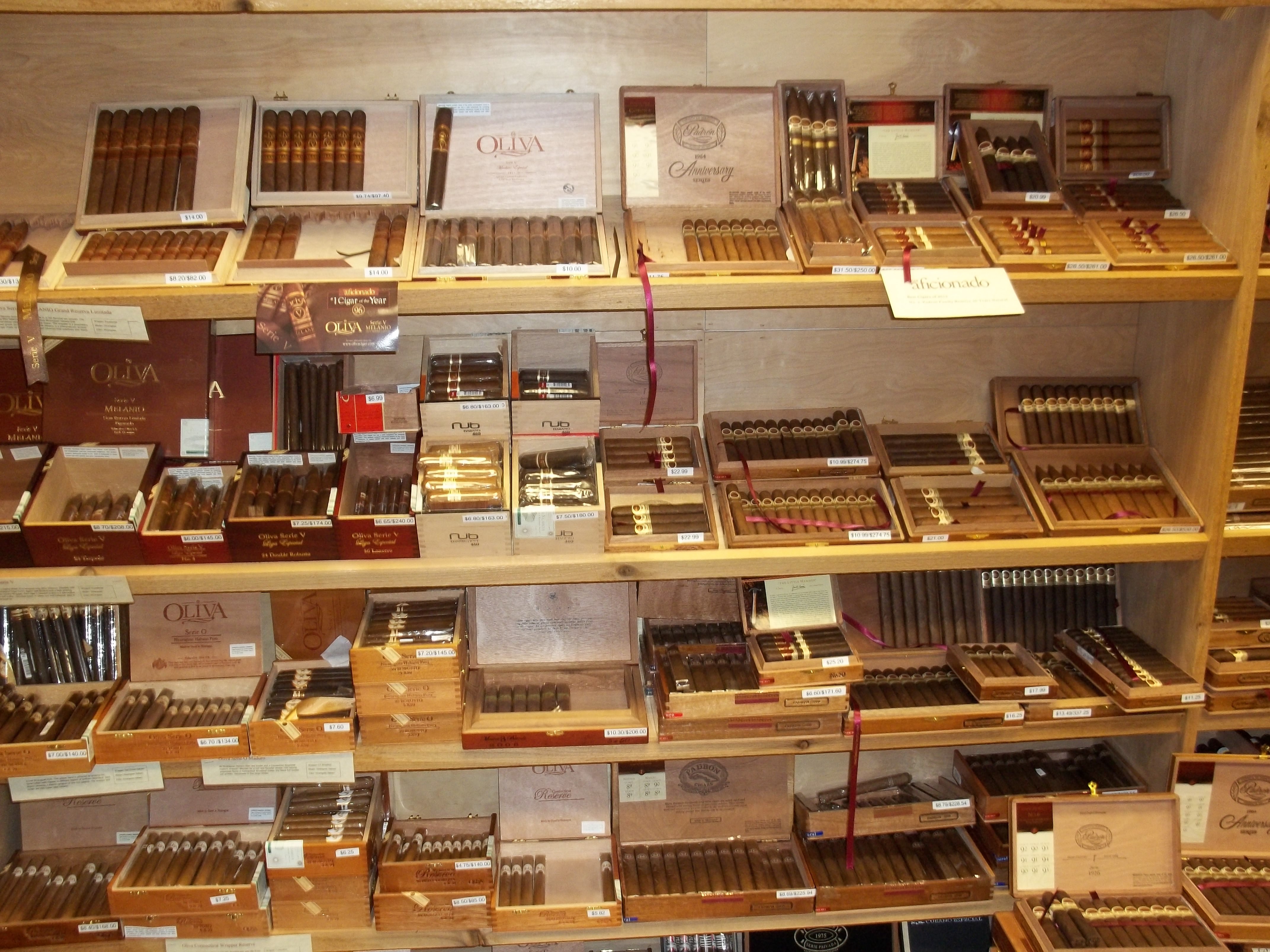 Cigars Cuey & Dujo Cigars Ocala, FL Cigar Shops Roz's Cigar